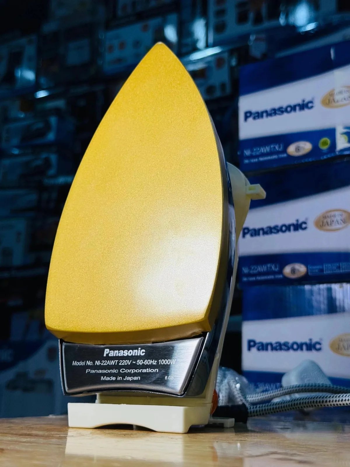 Panasonic 1000W Dry Iron – Fast Heating, Non-Stick Soleplate & Swivel Cord
